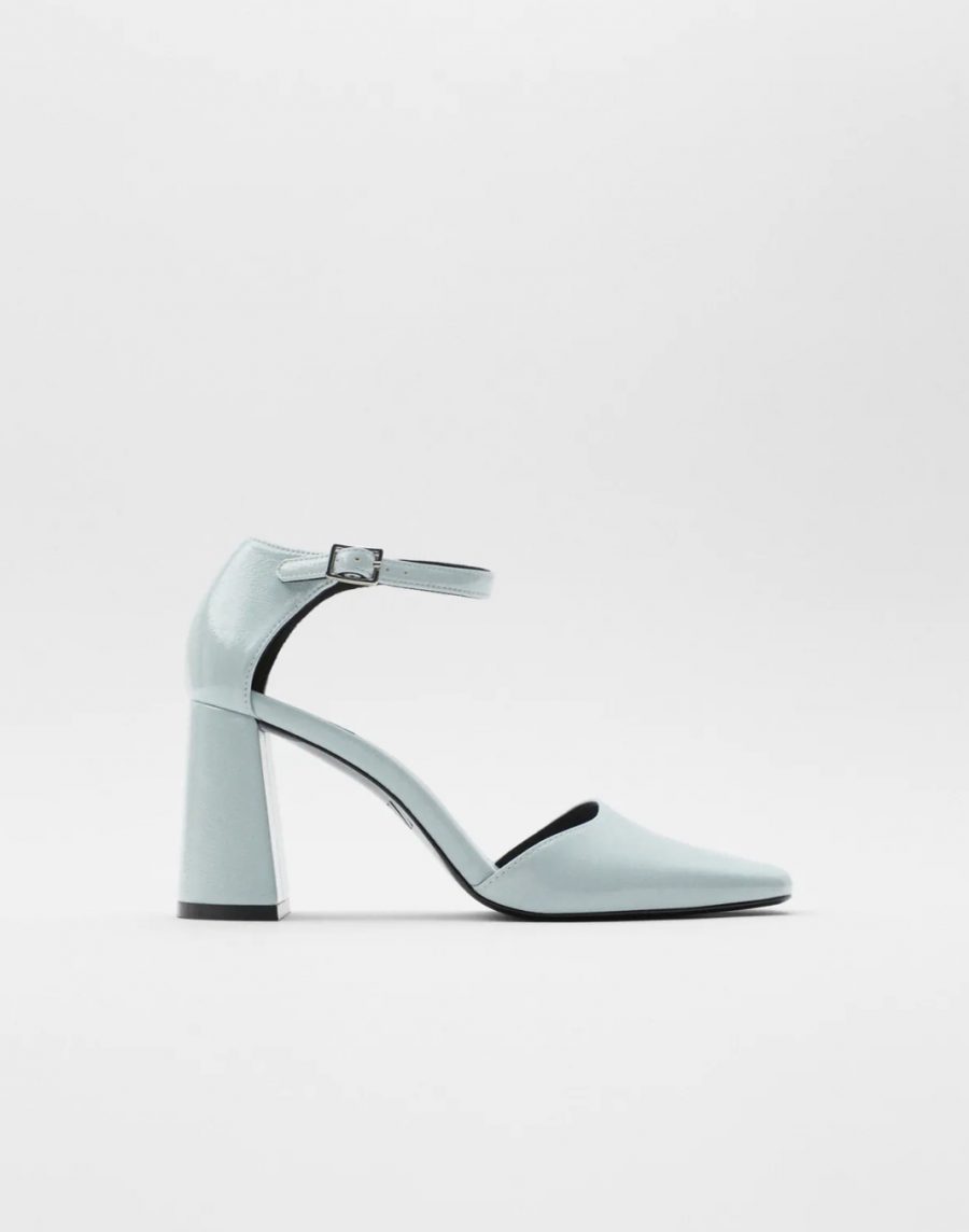 Ankle-cuff sandals